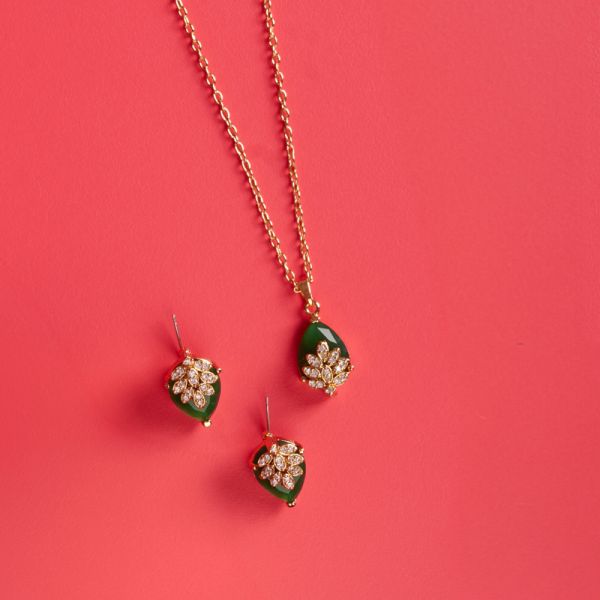 Boddess Emrld Soiree Pendant Set (4N)