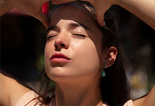 Humidity and Your Skin: How to Adjust Your Skincare Routine